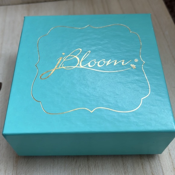 NIB - jBloom acrylic earrings, striped & earth tone - Picture 2 of 2